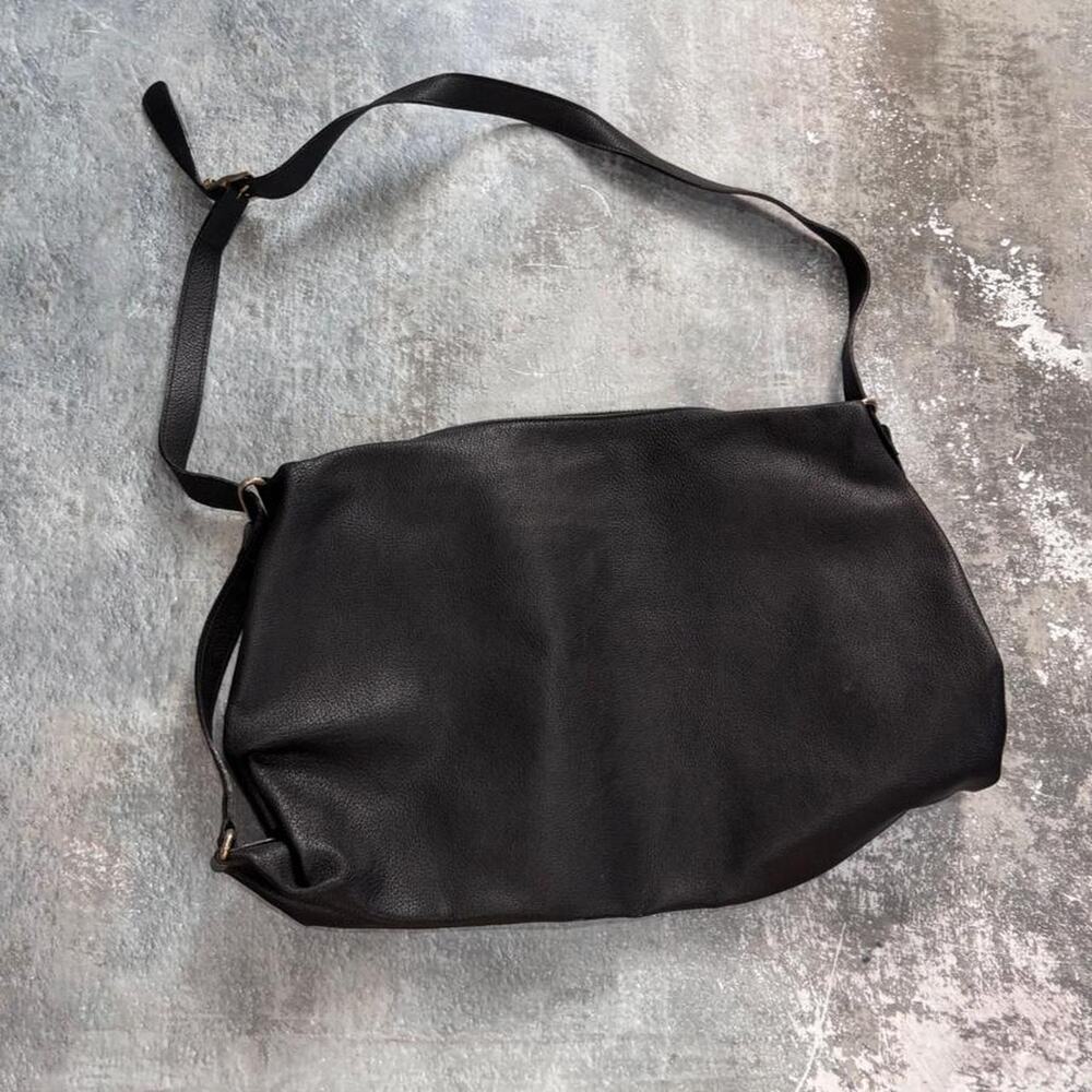 Gherardini Black Pebbled Leather Shoulder Bag! Made In Italy Gold Hardware